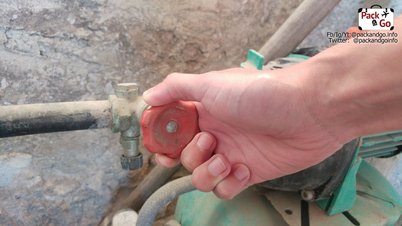 Hand that stops a water crane